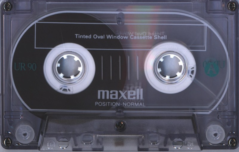 Compact Cassette: Maxell / Hitachi Maxell - UR 90